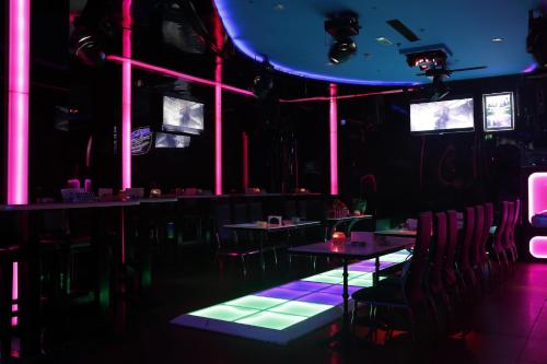Monamour Night Club Katalog